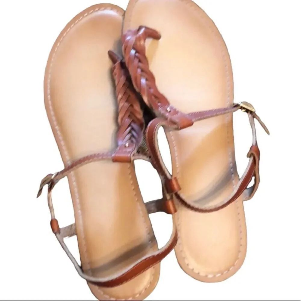 Old Navy size 8 thing sandals like new size 8